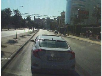 İzmir'de yol isteyen ambulans şoförüne önce tepki gösterdi ile ilgili görsel sonucu