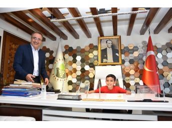 Başkan Karaçoban Koltuğunu Devretti